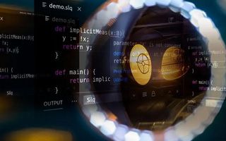 章丘 api php源码,下载的php源码怎么运行呢？